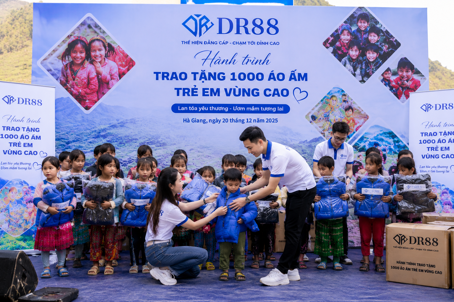 Trao tặng áo ấm